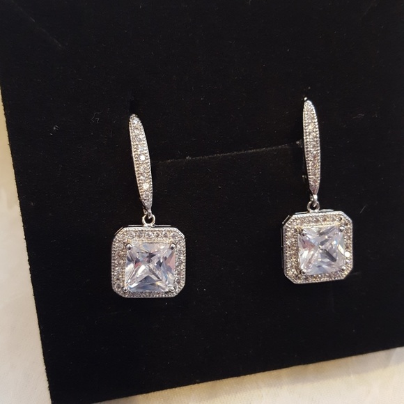 cate and chloe princess cut earrings nib - Picture 7 of 7